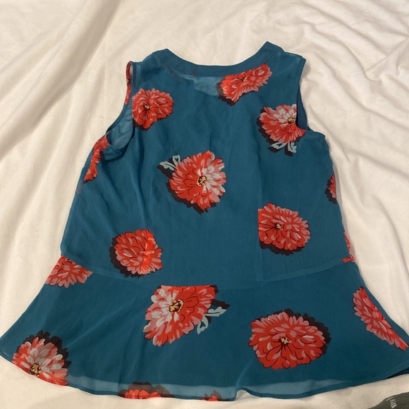 Cabi Blouse with Florals - Picture 2 of 3